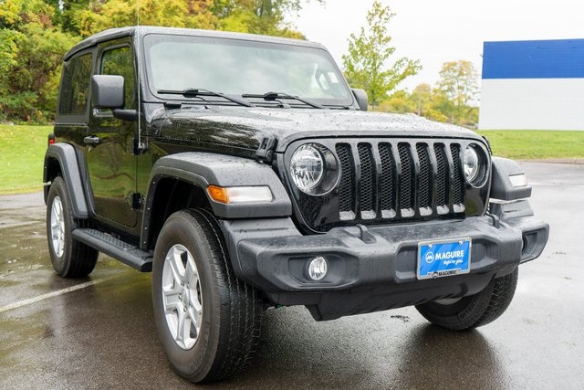 2022 Jeep Wrangler Sport S photo 4