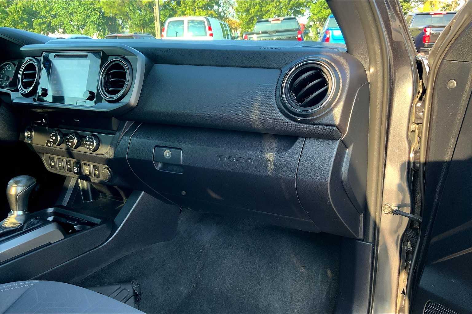 2019 Toyota Tacoma TRD photo 34