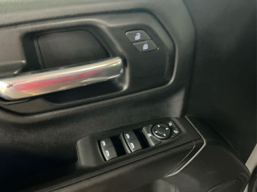 2020 Chevrolet Silverado 1500 Custom photo 19