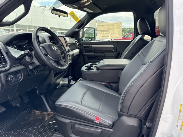 2023 Ram 2500 Tradesman photo 8