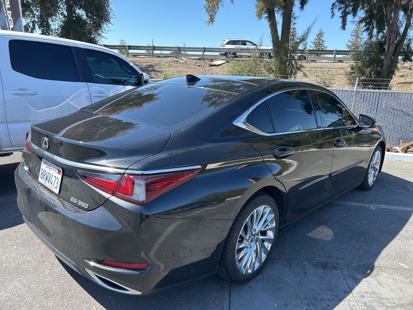 2020 Lexus ES 350 Luxury photo 3