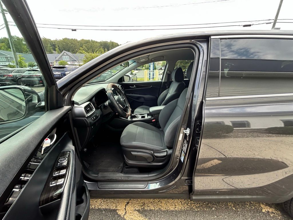 2019 Kia Sorento LX photo 8