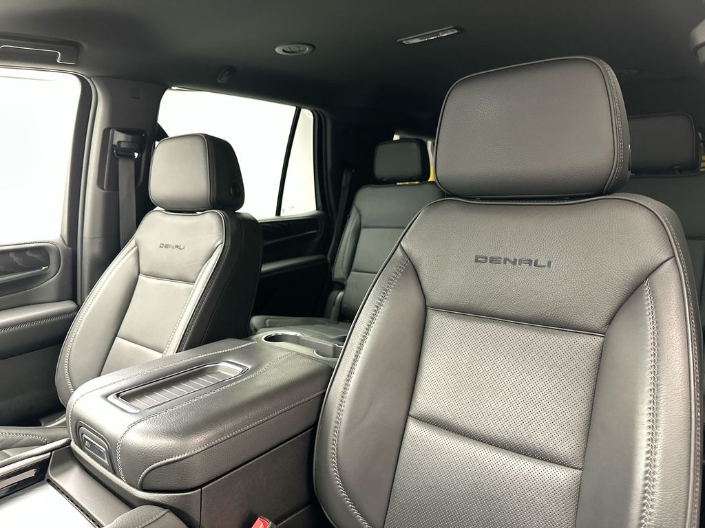 2022 Gmc Yukon Denali photo 9
