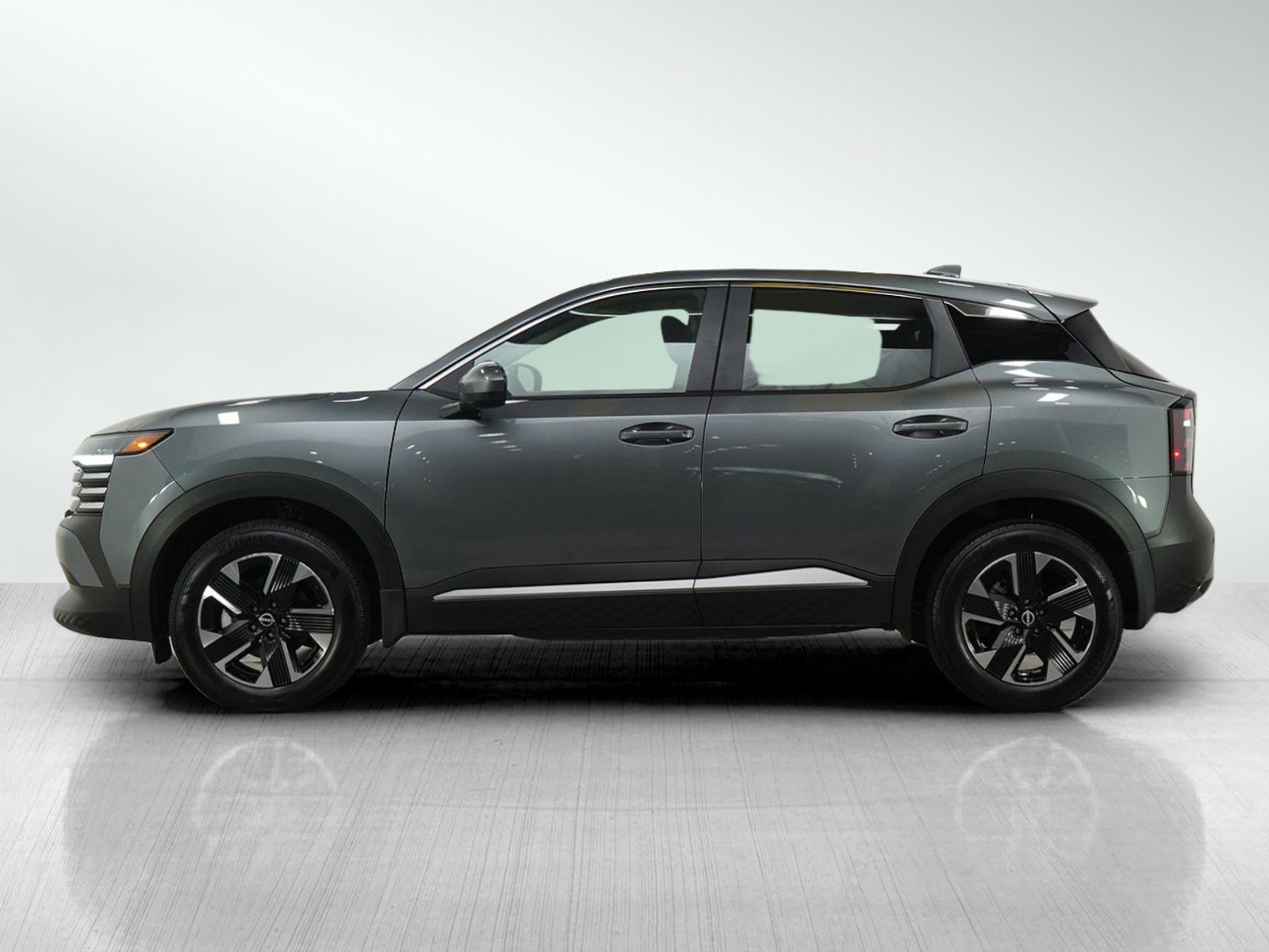 Used 2025 Nissan Kicks SV AWD with VIN 3N8AP6CB3SL312419 for sale in Burnsville, Minnesota