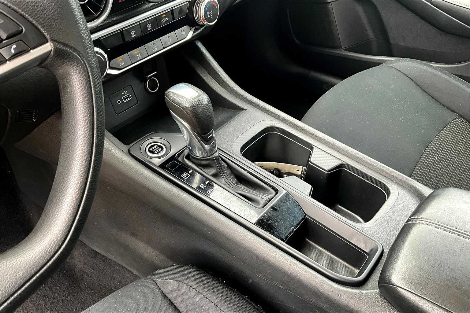 2022 Nissan Sentra S photo 15