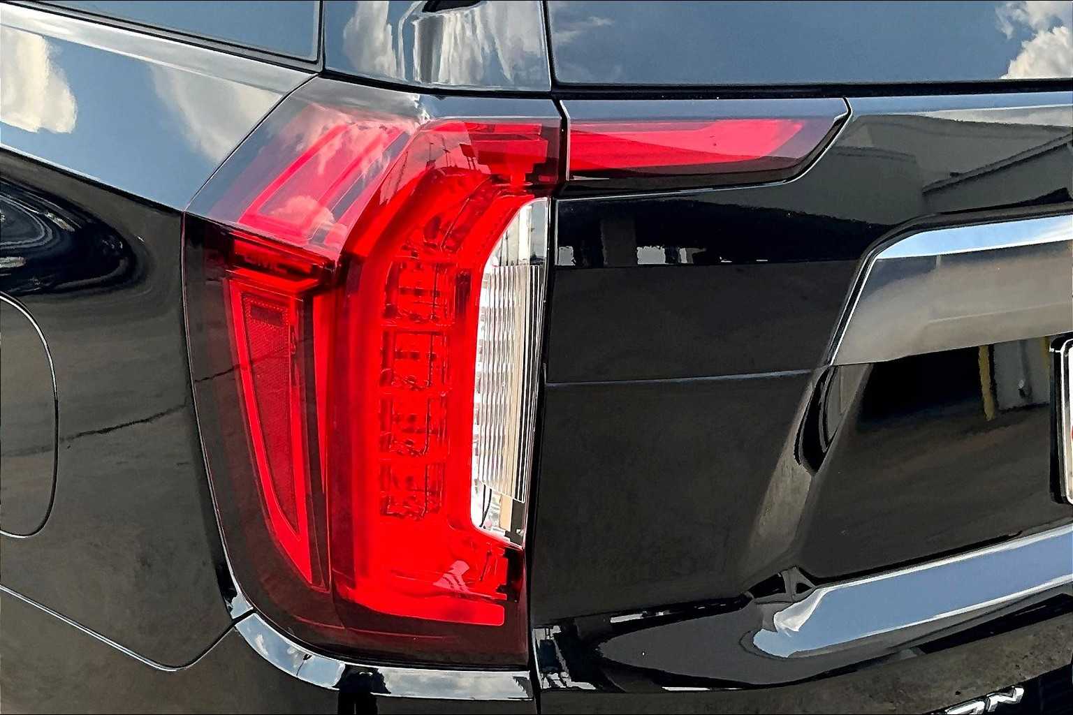 2021 Gmc Yukon XL AT4 photo 28