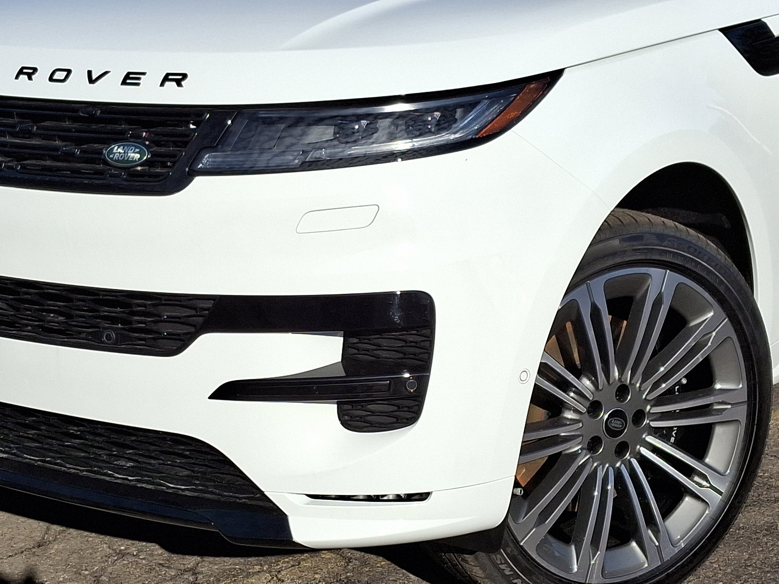 2025 Land Rover Range Rover Sport SE photo 8