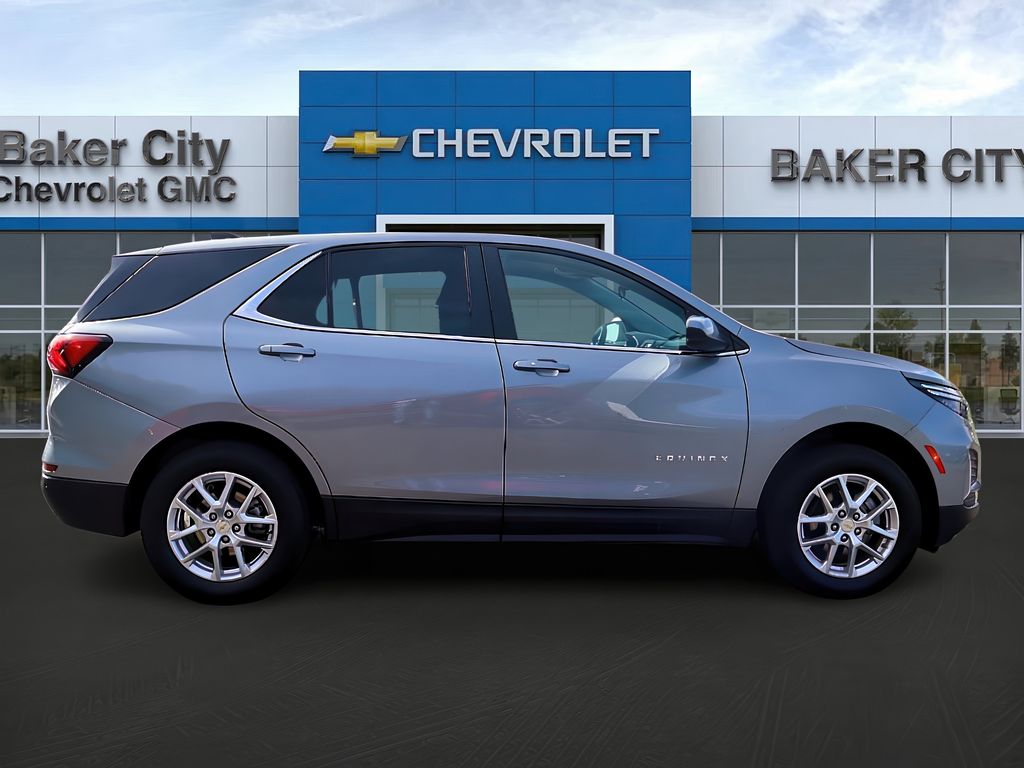 2024 Chevrolet Equinox LT photo 4