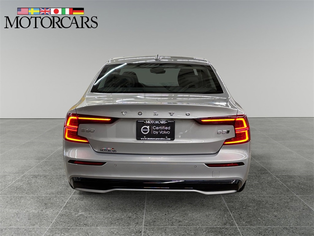 2023 Volvo S60 B5 Core photo 4