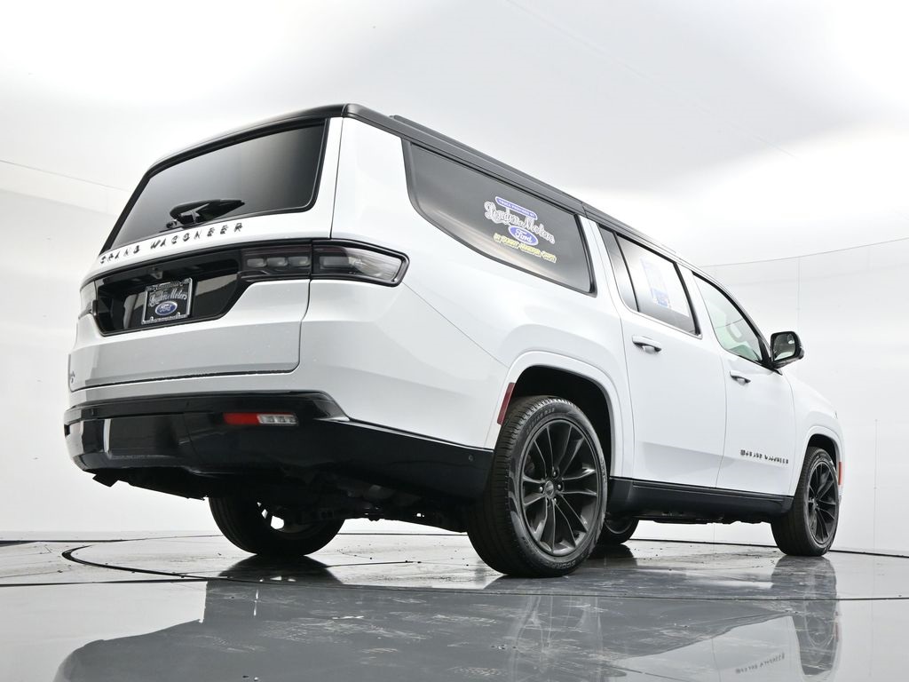 2024 Jeep Wagoneer L Series III photo 41