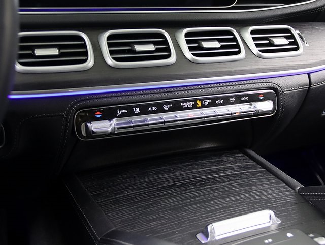 2025 Mercedes Benz GLS 450 4MATIC photo 25