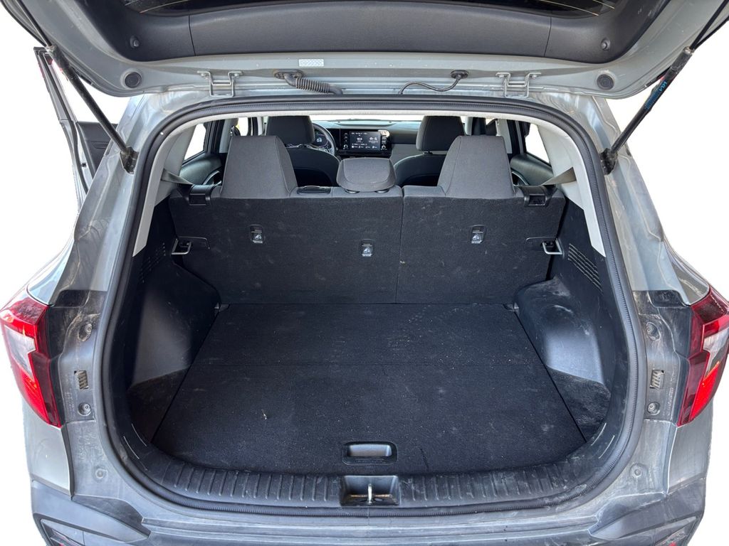 2025 Kia Seltos LX photo 6