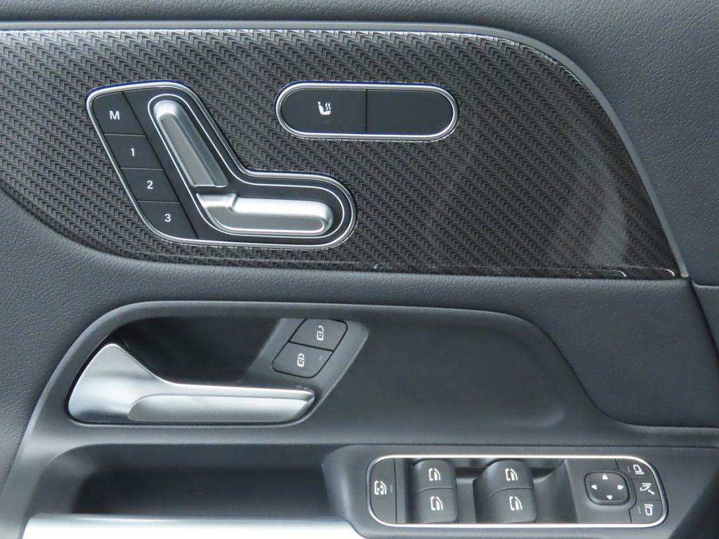 2025 Mercedes Benz GLA 35 AMG 4MATIC photo 20