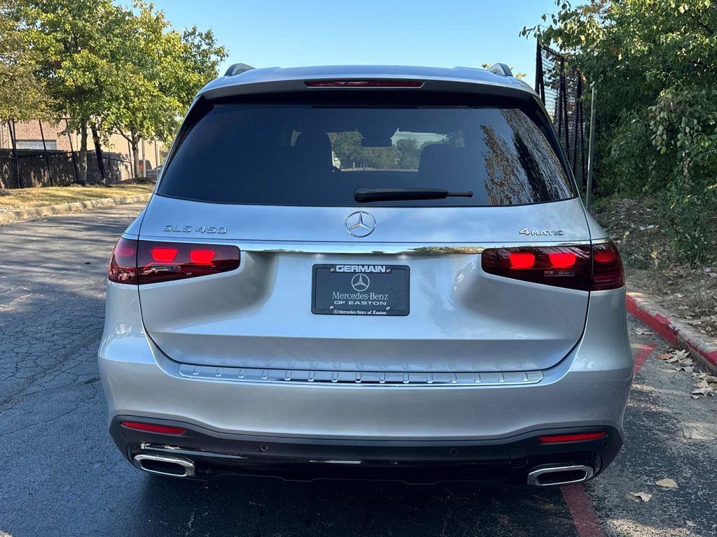 2026 Mercedes Benz GLS 450 4MATIC photo 3