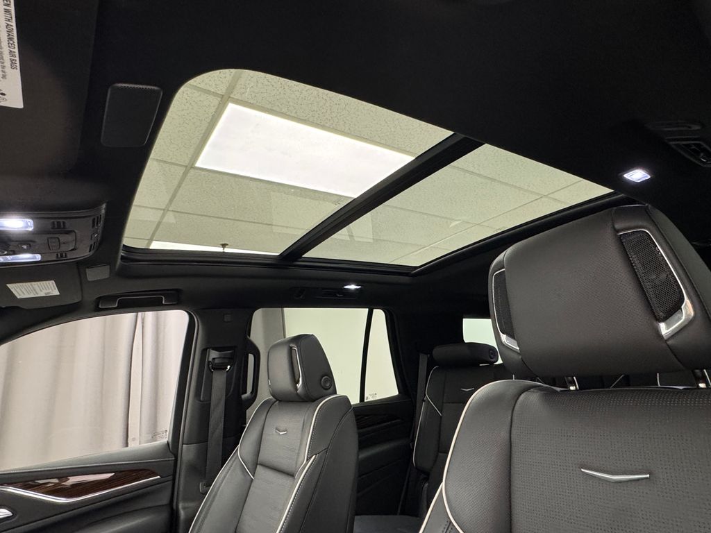2024 Cadillac Escalade Premium Luxury photo 19