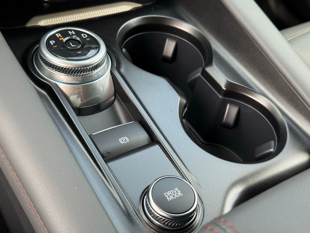 2025 Ford Explorer photo 11