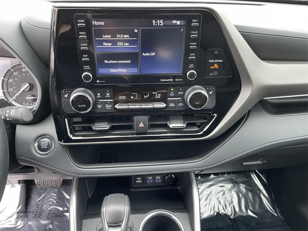 2022 Toyota Highlander XLE photo 20
