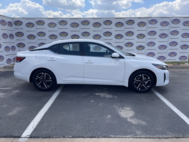 2025 Nissan Sentra SV's photo