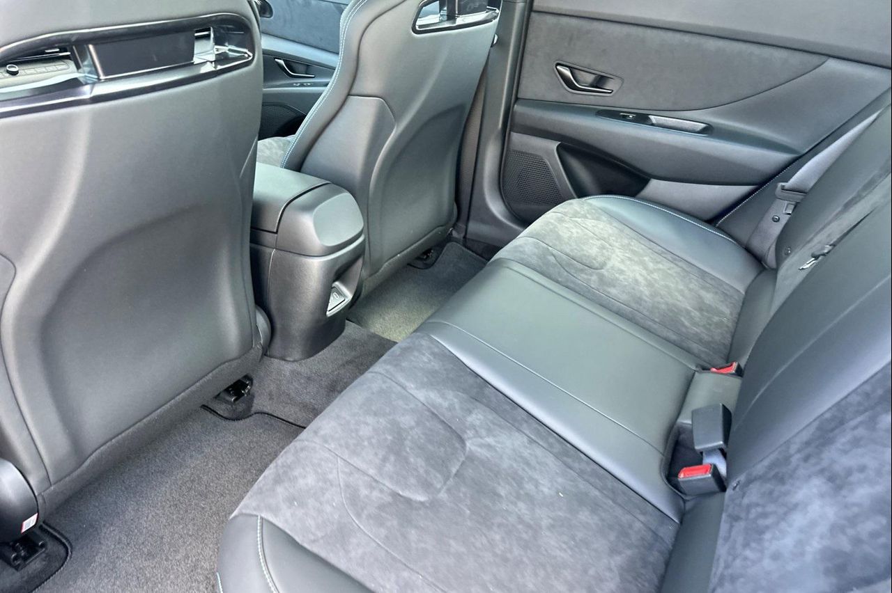 2025 Hyundai Elantra N Base photo 13