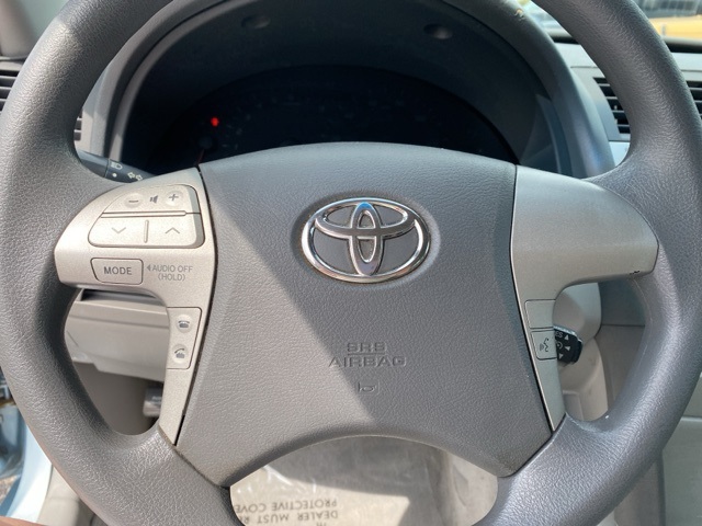 2009 Toyota Camry LE photo 12