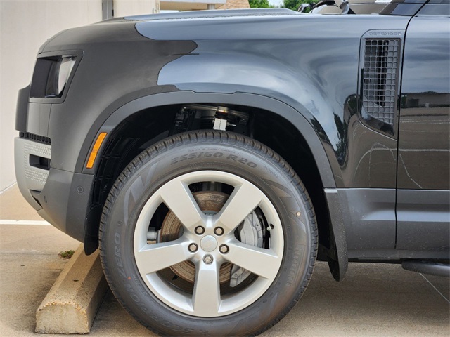 2024 Land Rover Defender 110 S photo 6