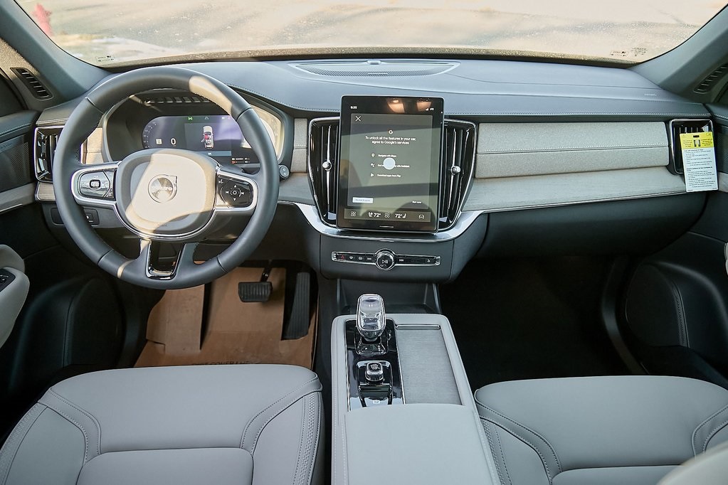2026 VOLVO XC90 - Image 23
