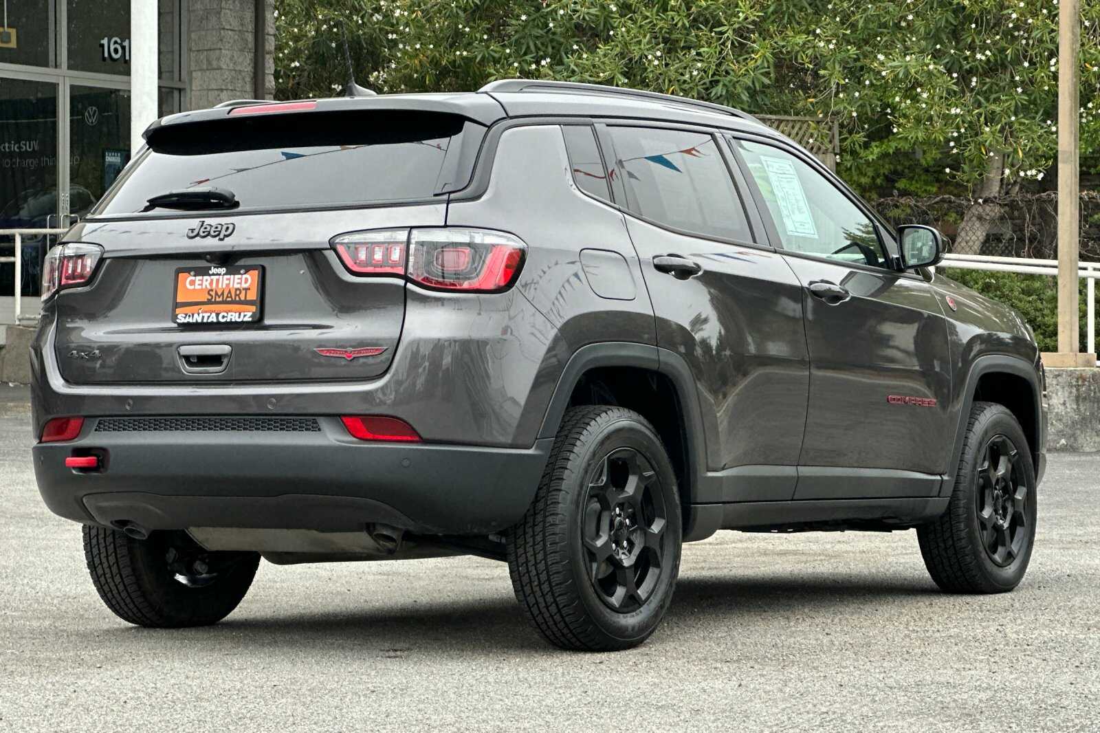 2023 Jeep Compass Trailhawk photo 3
