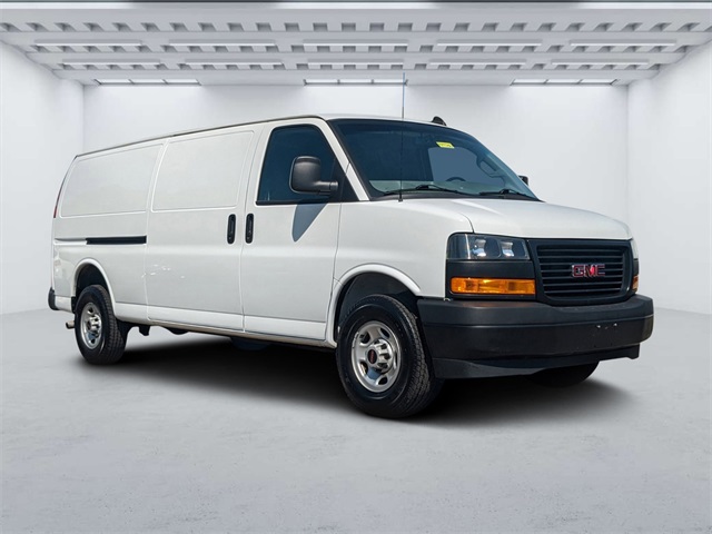 2023 Gmc Savana 2500 photo 2