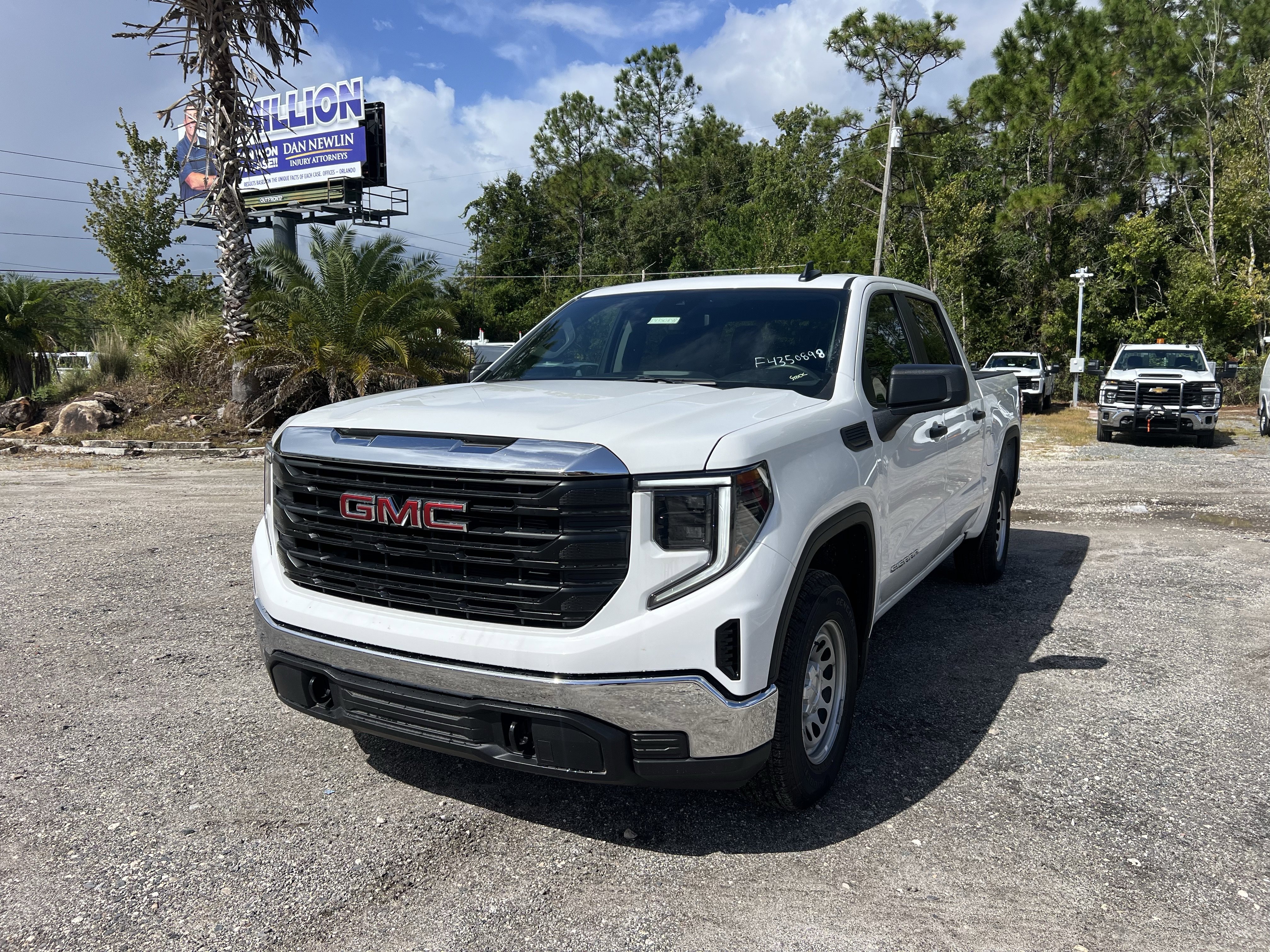 2025 GMC Sierra 1500 Pro's photo
