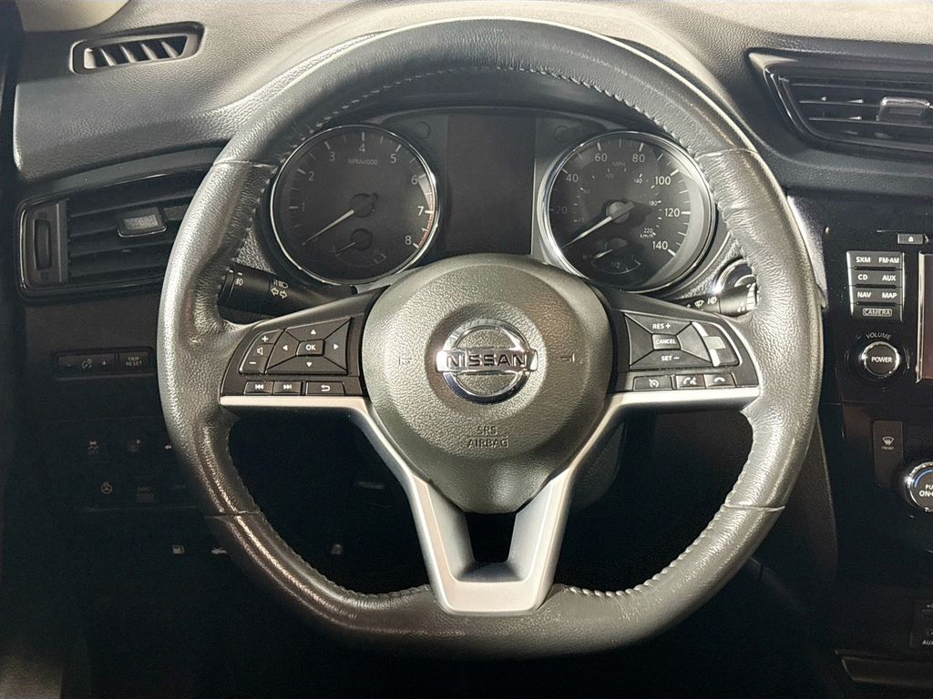 2017 Nissan Rogue SV photo 13