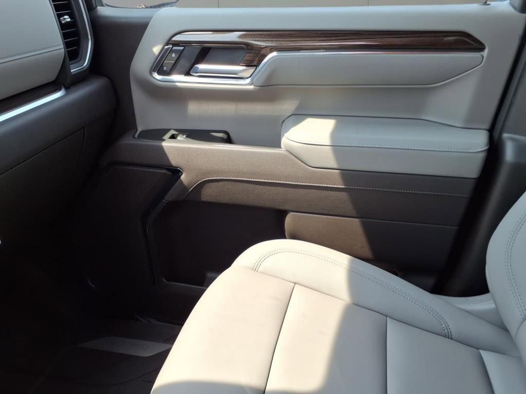 2025 Chevrolet Silverado 1500 LT photo 22