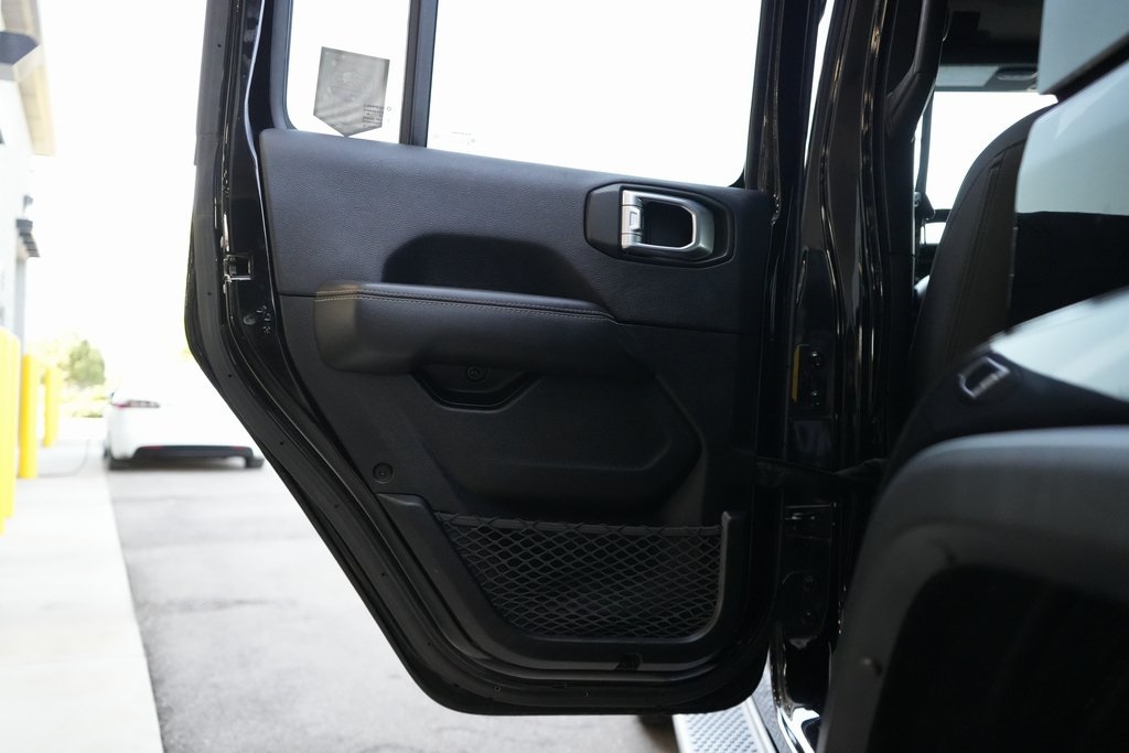 2019 Jeep Wrangler Unlimited Sahara photo 29