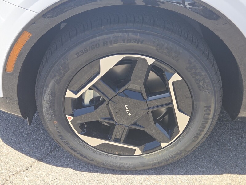 2026 Kia Sportage SX photo 4