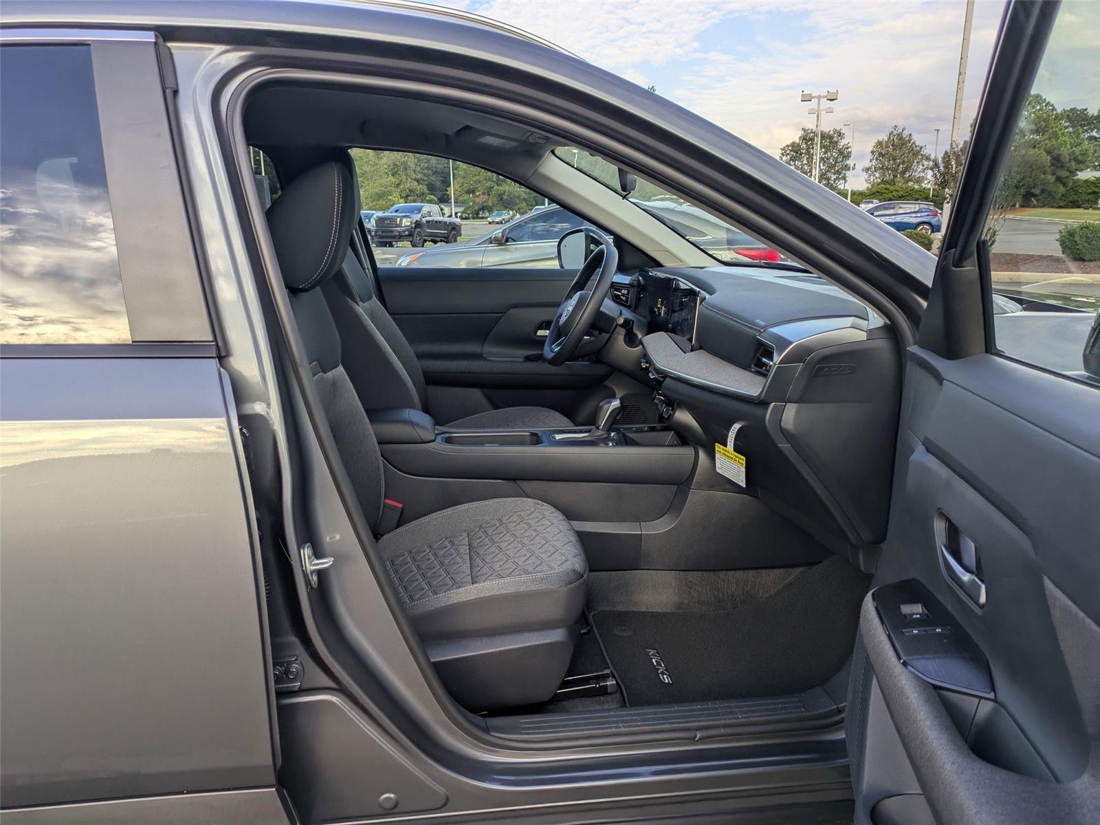 2026 Nissan Kicks SV photo 30