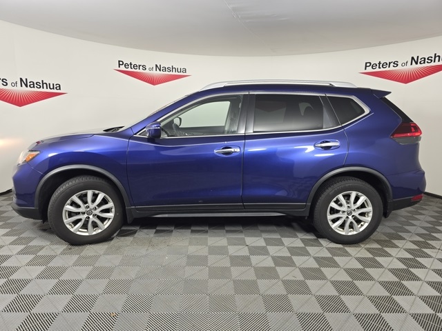 2018 Nissan Rogue SV photo 3