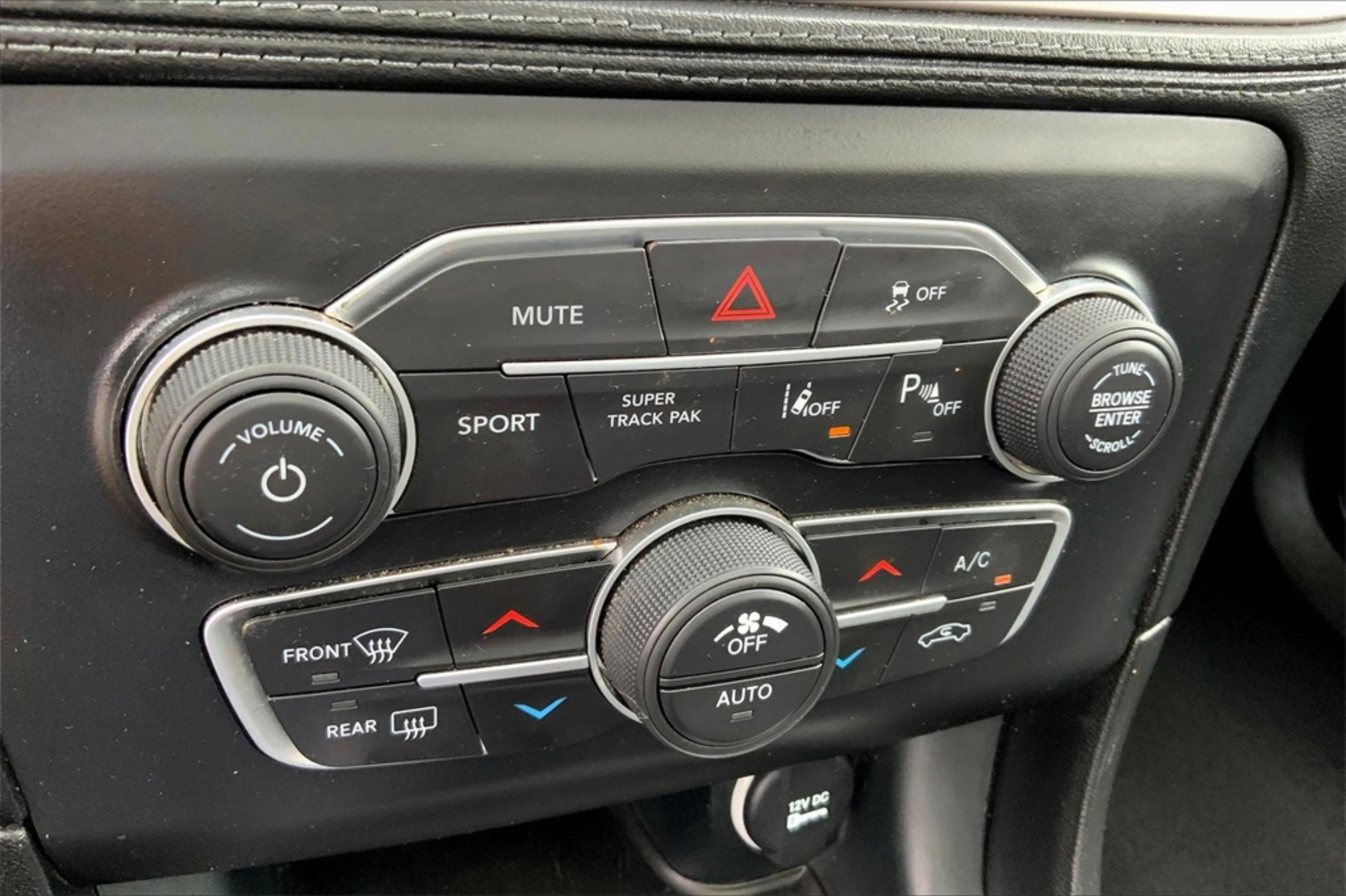 2023 Dodge Charger R/T photo 30