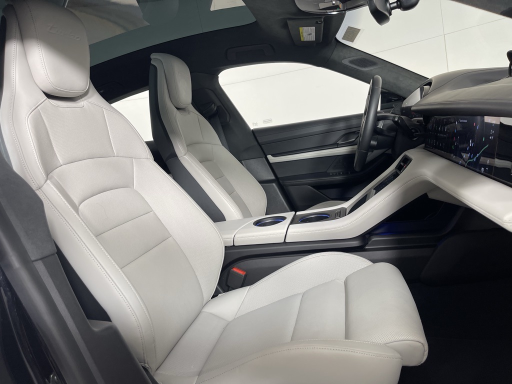 2024 Porsche Taycan Turbo photo 21