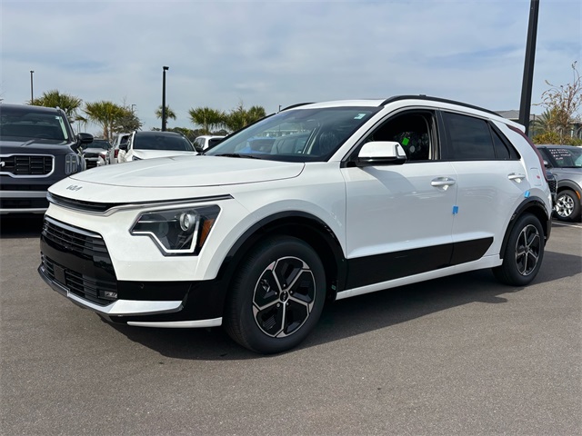 2026 Kia Niro SX photo 3