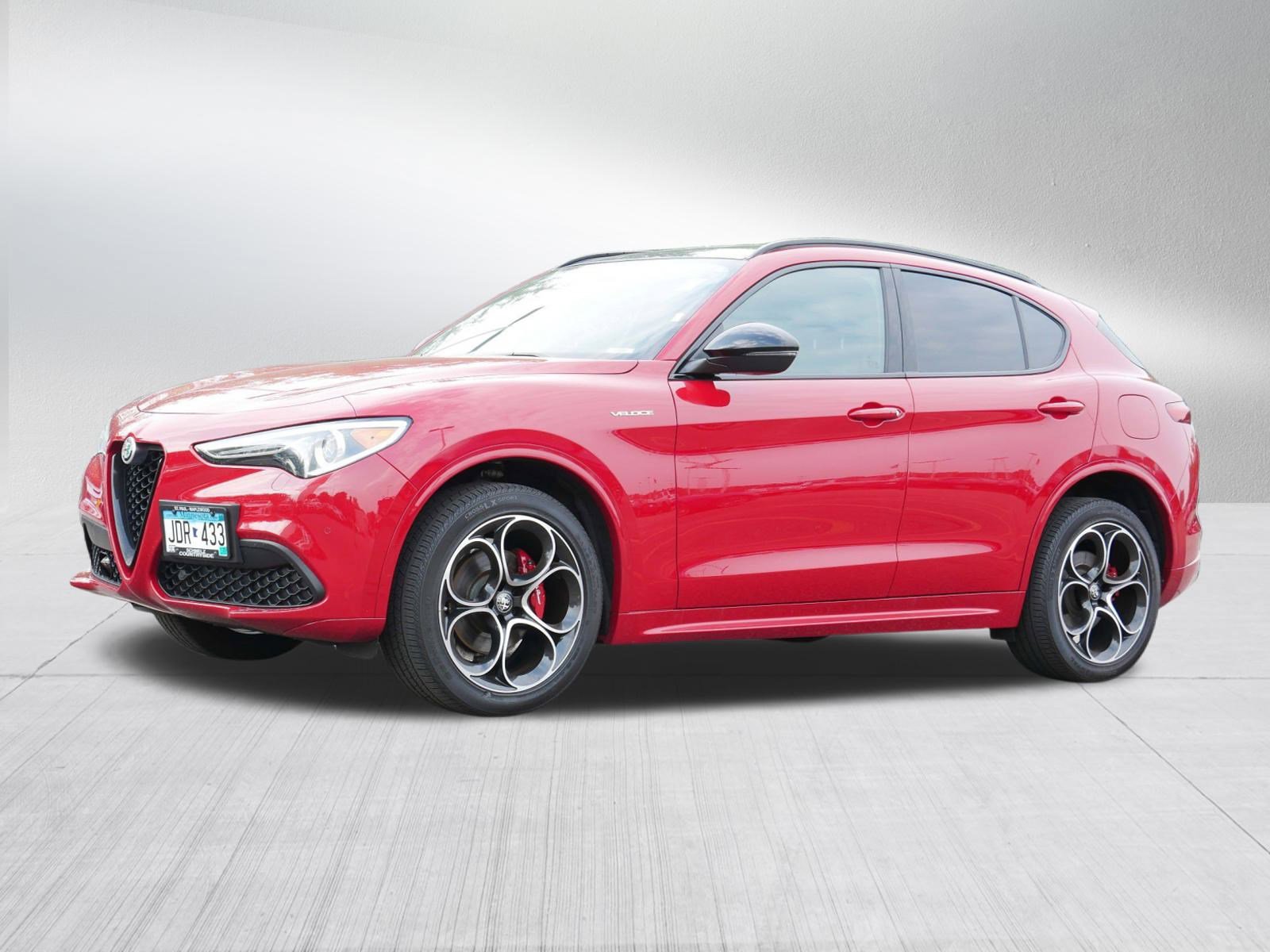 2022 Alfa Romeo Stelvio Ti Sport photo 2
