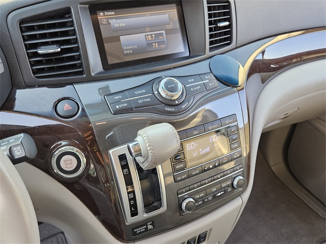 2014 Nissan Quest SV photo 18