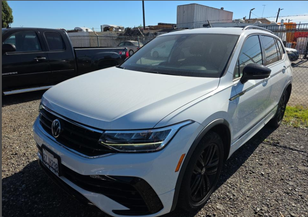 2022 Volkswagen Tiguan SE R-LINE BLACK