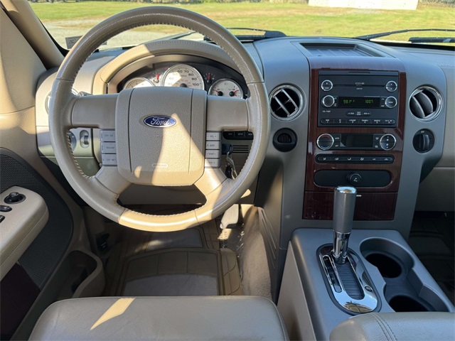 2008 Ford F-150 photo 2