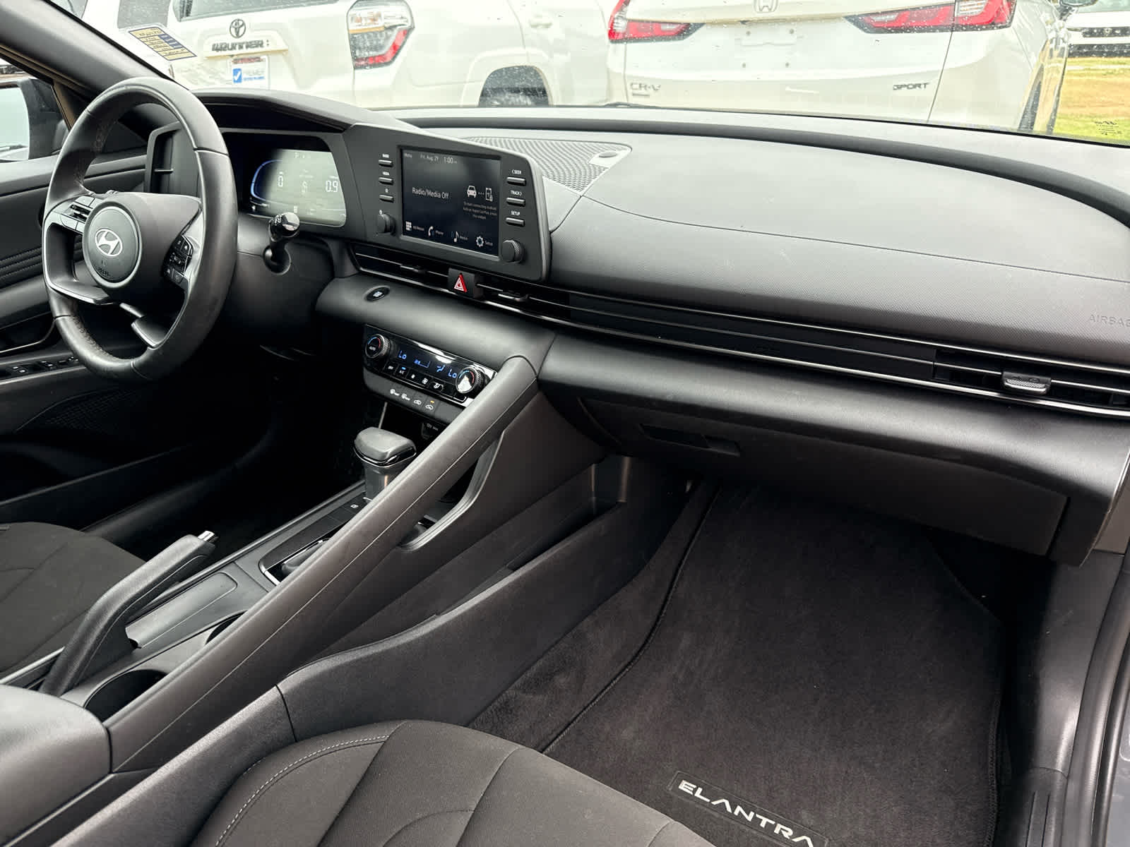 2025 Hyundai Elantra SEL Sport photo 20