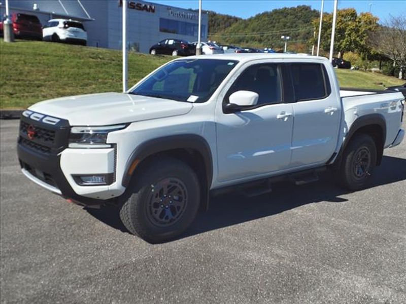 2025 Nissan Frontier Crew Cab PRO-4X photo 3