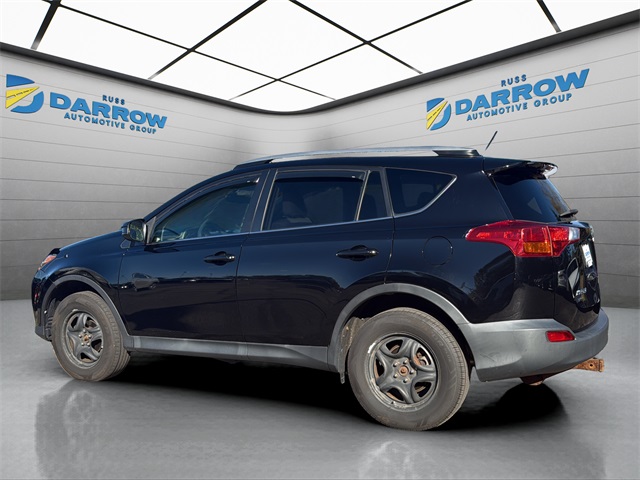 2015 Toyota RAV4 LE photo 2