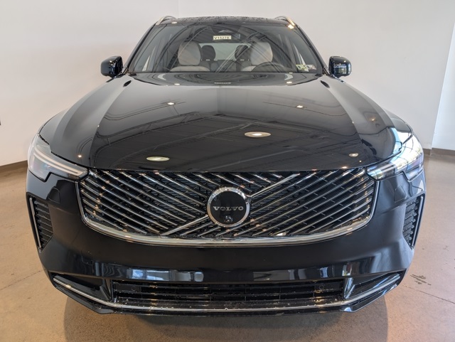 2026 Volvo XC90 B5 Plus photo 2