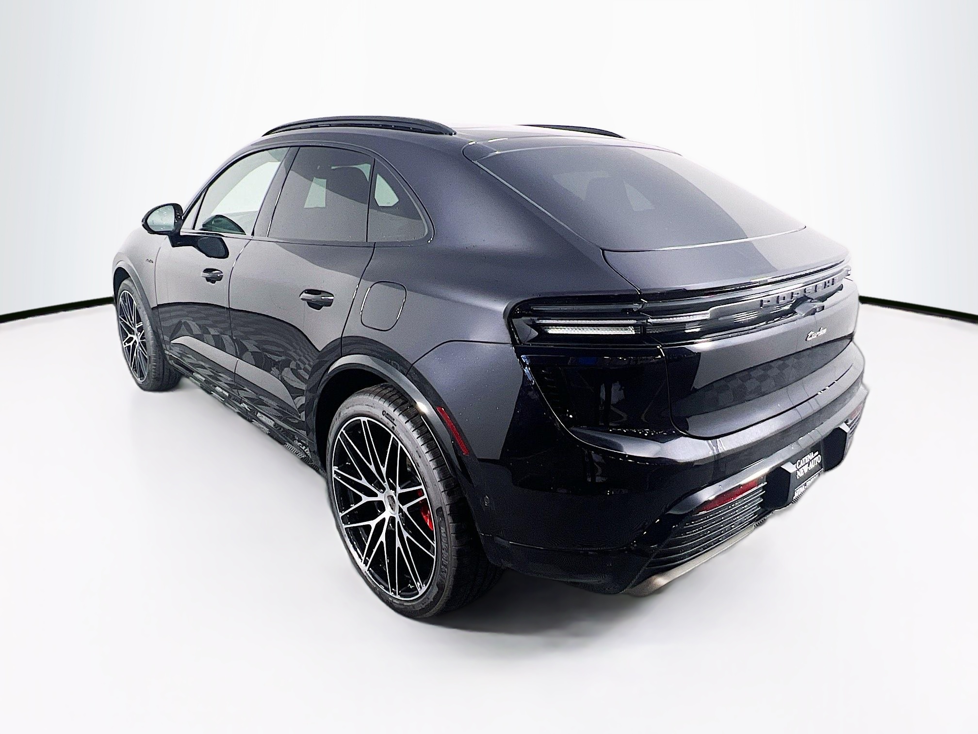 2025 Porsche Macan Turbo Electric photo 3
