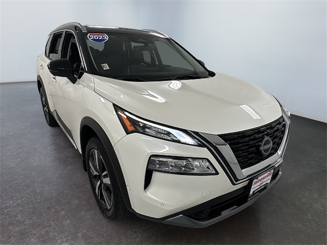 2023 Nissan Rogue SL's photo