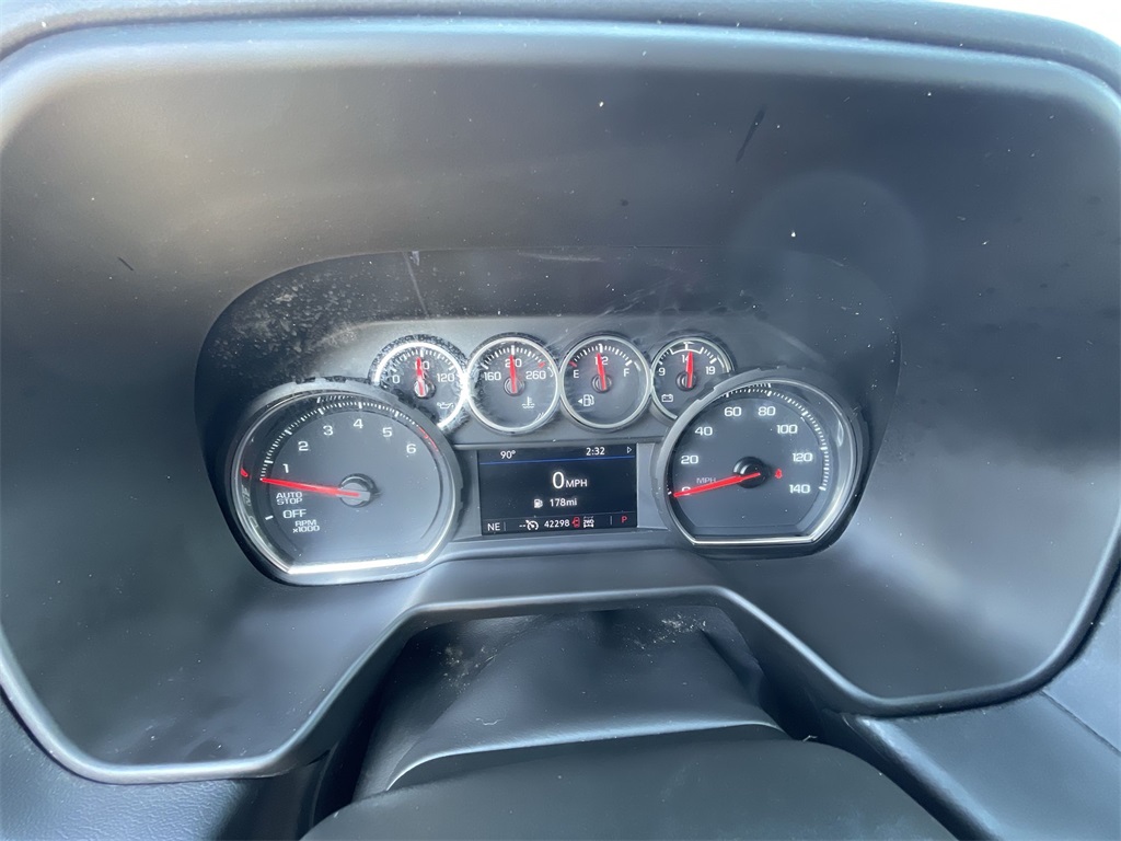 2023 Chevrolet Suburban LS photo 9