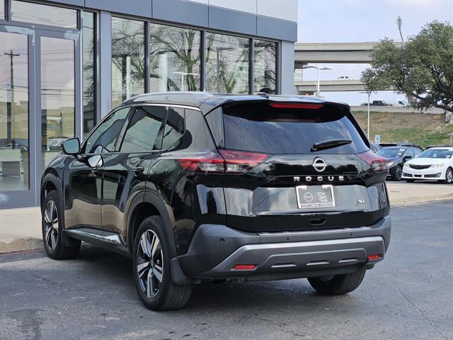 2023 Nissan Rogue SL photo 3